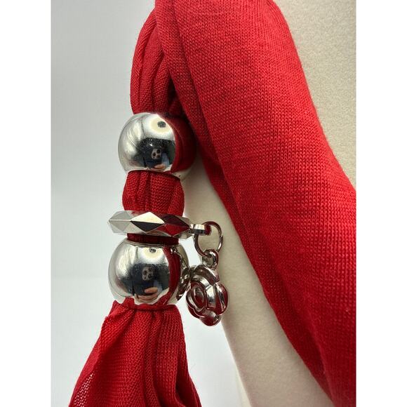 Red and silver scarf with a red pendant - Picture 3 of 9